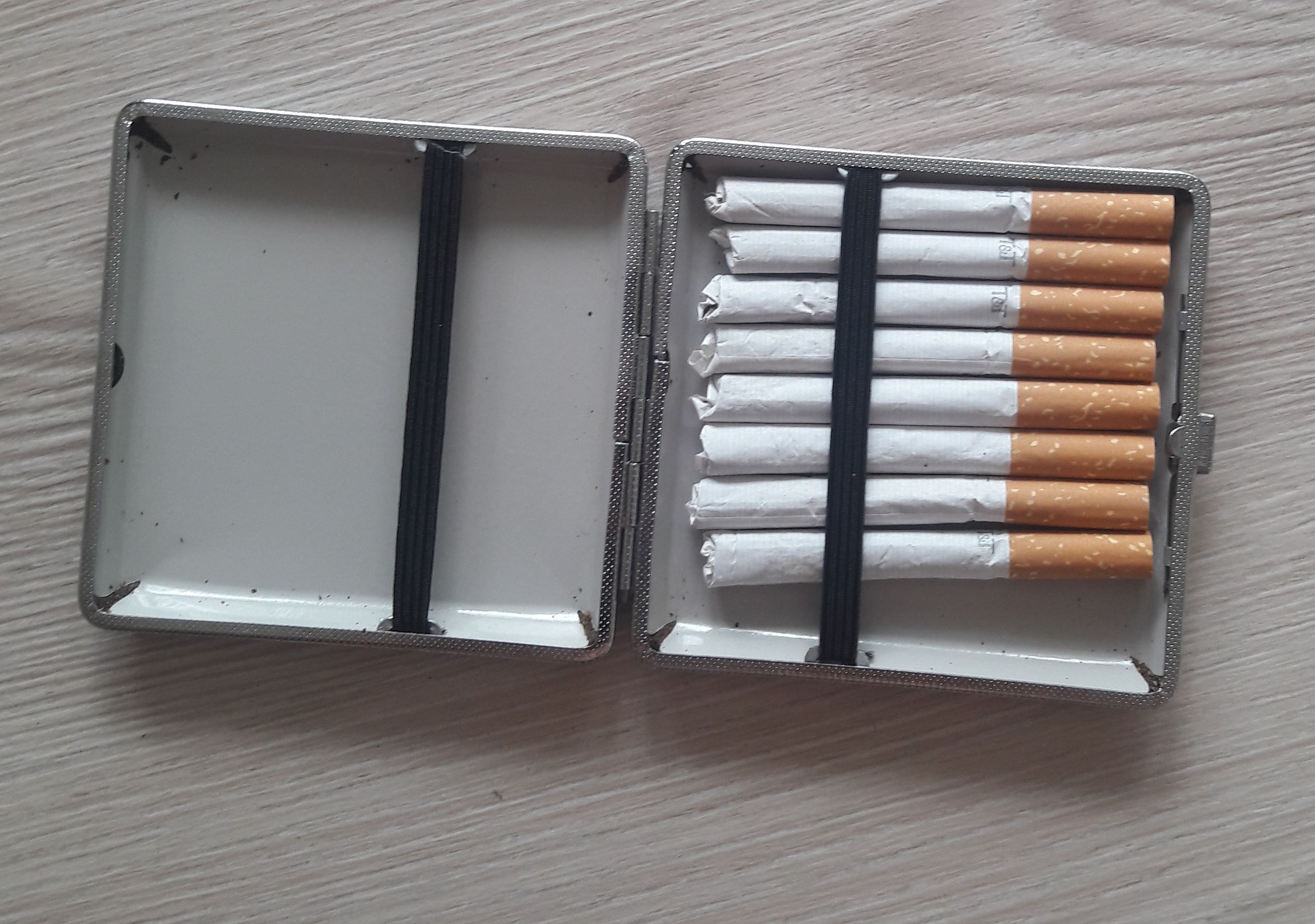 Сигареты набиты табаком Берли 3.8%. Крепость 7 из 10. - фотография