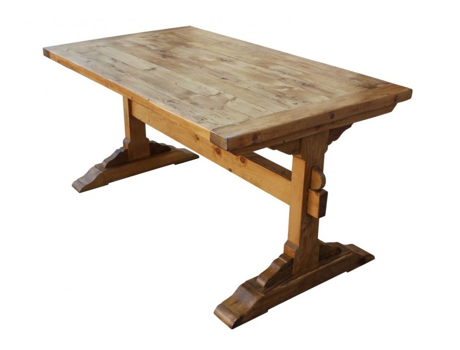 Деревянные столы для ресторана, бара и кафе - фотография