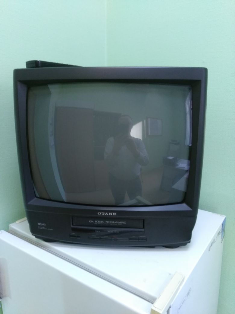 МОНОБЛОК - телевизор со встроенным dvd-плеером - фотография