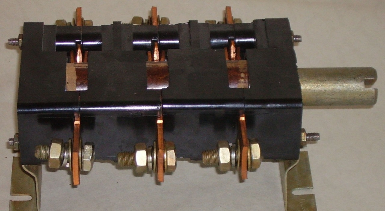 ФКУ ИК-5 реализует Ящик низковольтной аппаратуры; Выключатель- разъединитель (ВР22-31 А (100А) - фотография