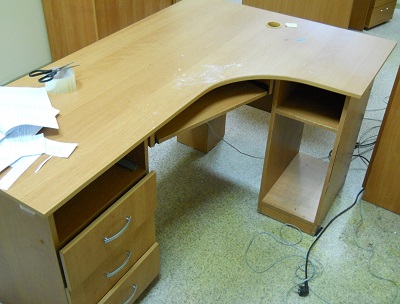 Мебель б/у (шкафы, столы,  - фотография