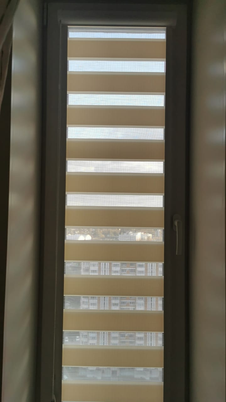 Рулонные шторы для окон - фотография