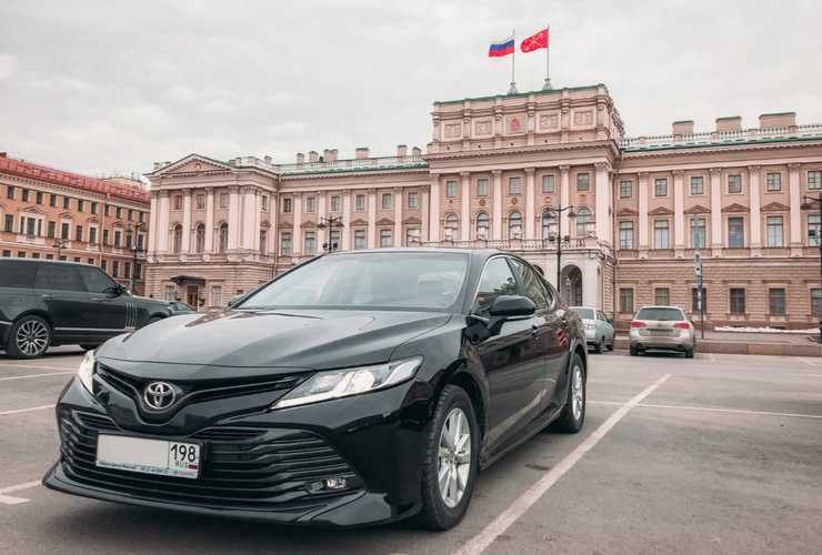 Аренда автомобилей с водителем в Санкт-Петербурге BlackRent - фотография