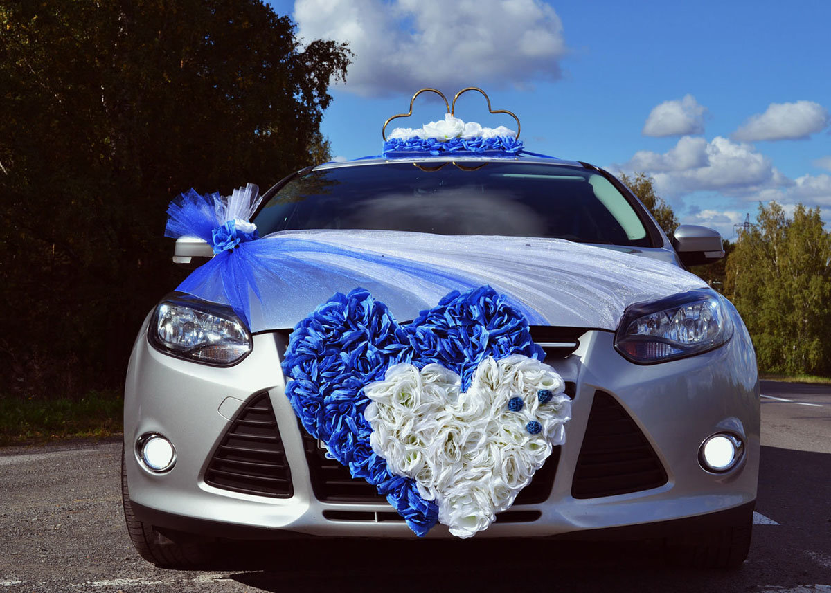 Оформление авто на свадьбу - фотография