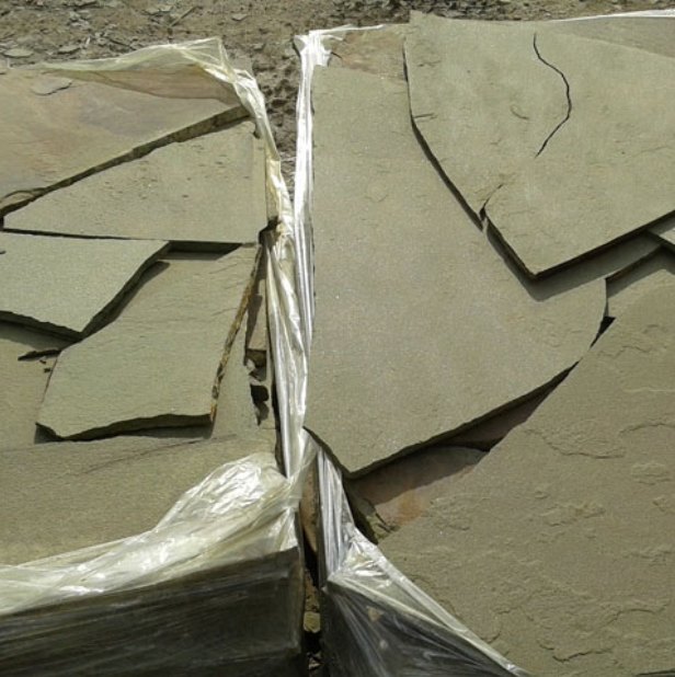 Камень серо-зеленый природный песчаник натуральный пластушка - фотография