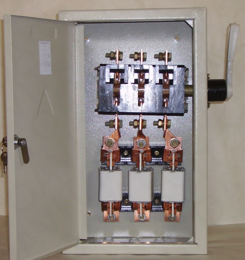 ФКУ ИК-5 реализует Ящик низковольтной аппаратуры; Выключатель- разъединитель (ВР22-31 А (100А) - фотография
