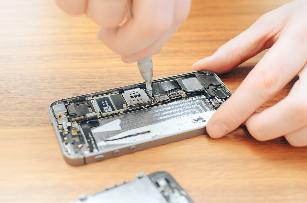 Ремонт iPhone любой сложности. Федеральная сеть ремонта техники Apple — ЯСделаю. - фотография