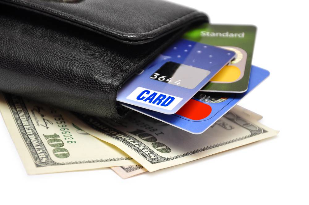 БЕСПЛАТНО. Помогу с оформлением  кредитных карт разных банков, потребительских кредитов.  - фотография