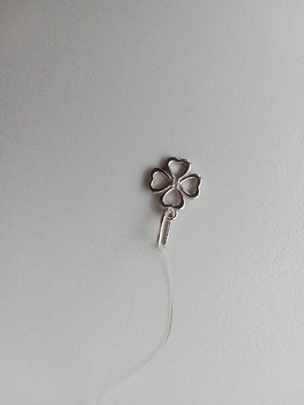 Кулон подвеска клевер цветок серебро с бриллиантом украшение бижутерия серебряный - фотография