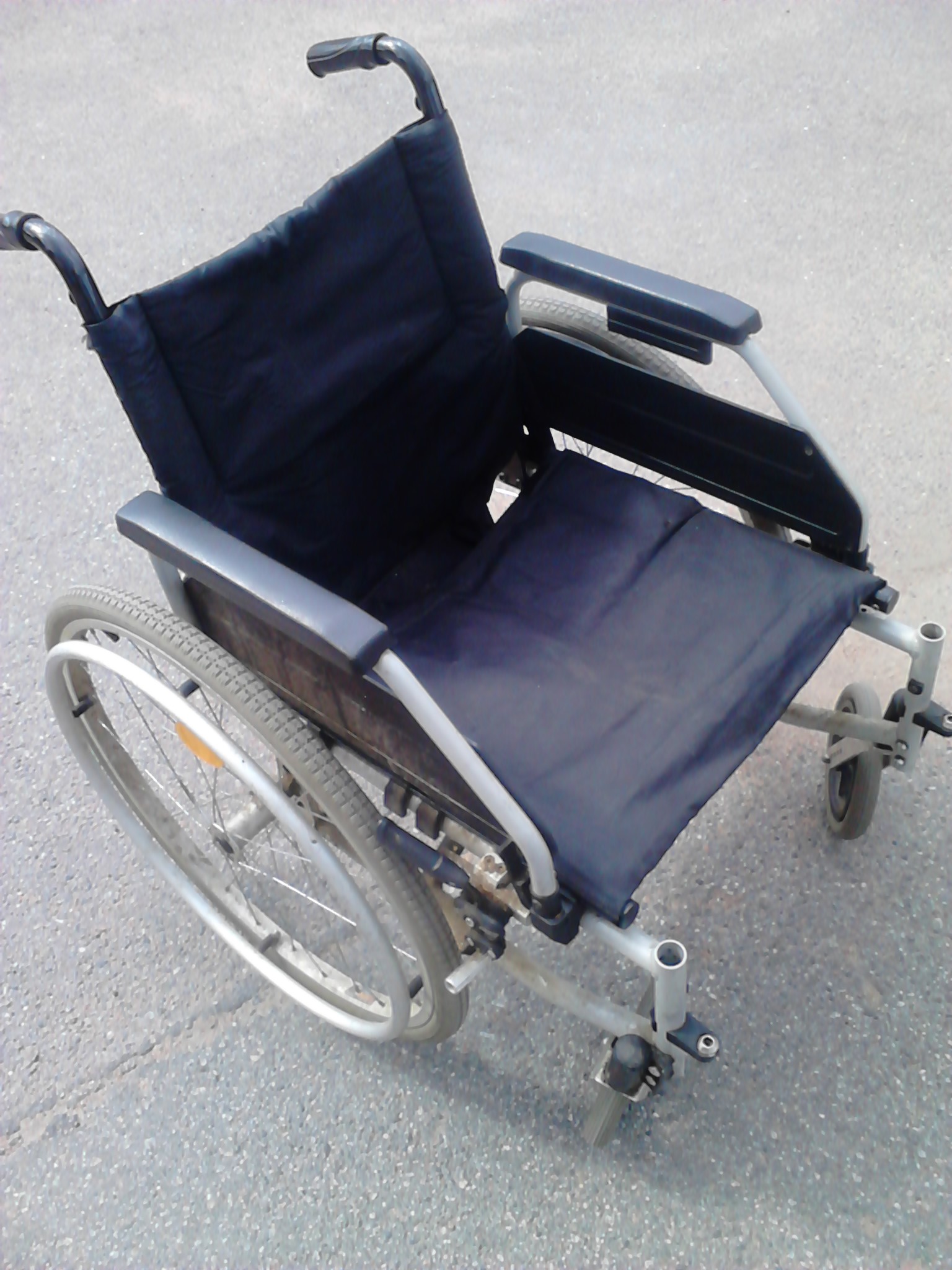 Ремонт инвалидных механических кресел-колясок на дому в СПб - фотография